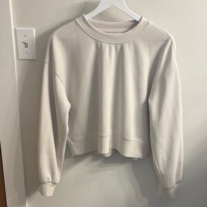 Elegant Lululemon Cream Women's Sweatshirt